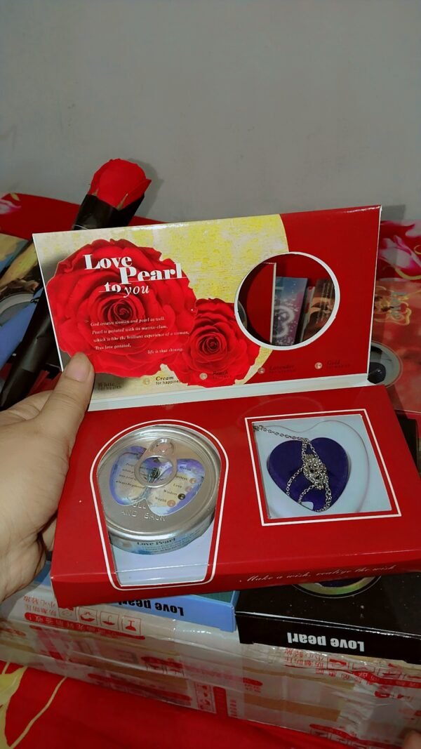 Love Pearl Necklace Gift Box - Image 3