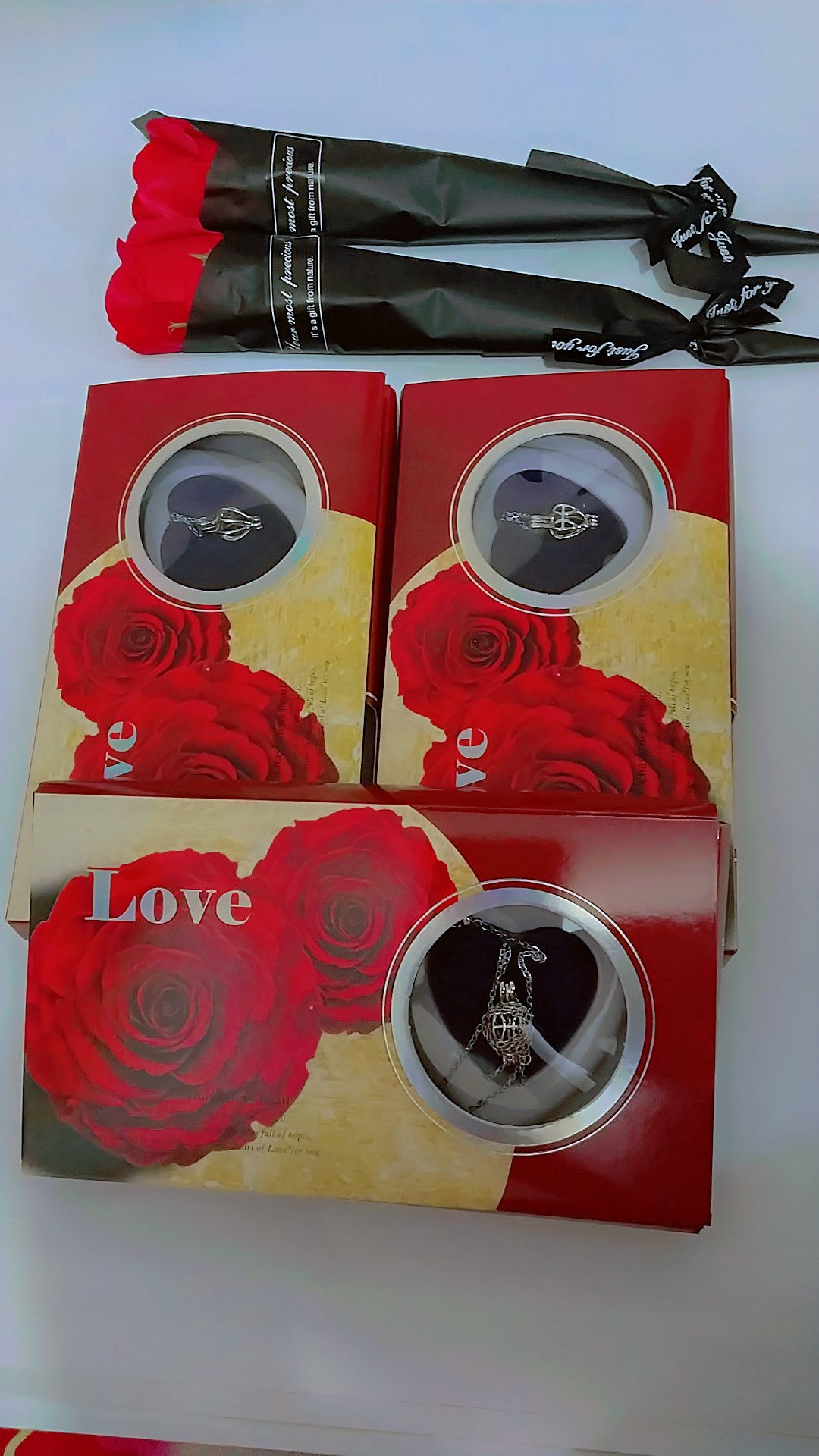 অন্যরকমের ভালোবাসার উপহার দিন – Love Pearl Gift Box